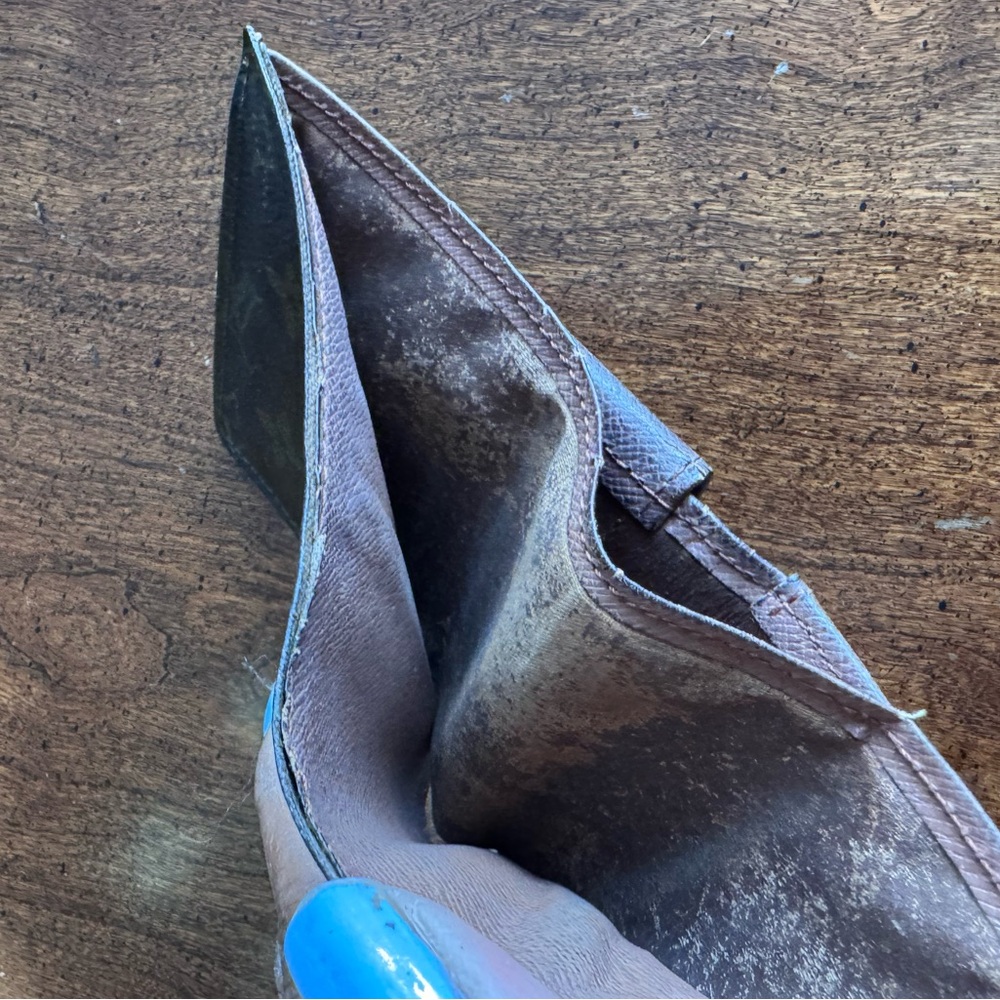 LV Wallet - Picture 7 of 13